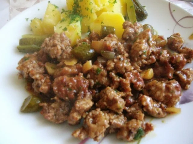 Rezept: Gehacktesstippe oder Beamtenstippe Bild Nr. 6 Gehacktesstippe oder Beamtenstippe - Rezept - Bild Nr. 6