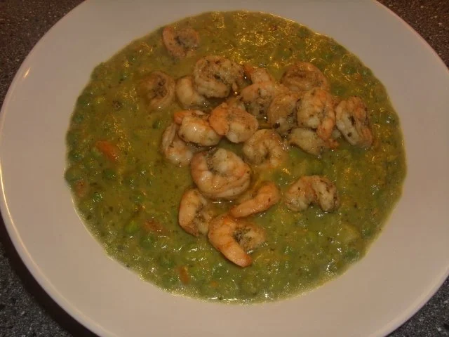 Erbsensuppe mit Garnelen - Rezept