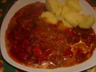 Gulasch im Römertopf - Rezept
