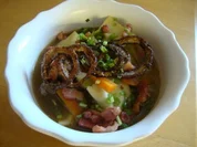 Rinderbrühe mit "Herrgott´s Bescheisserle" und deftiger Einlage - Rezept