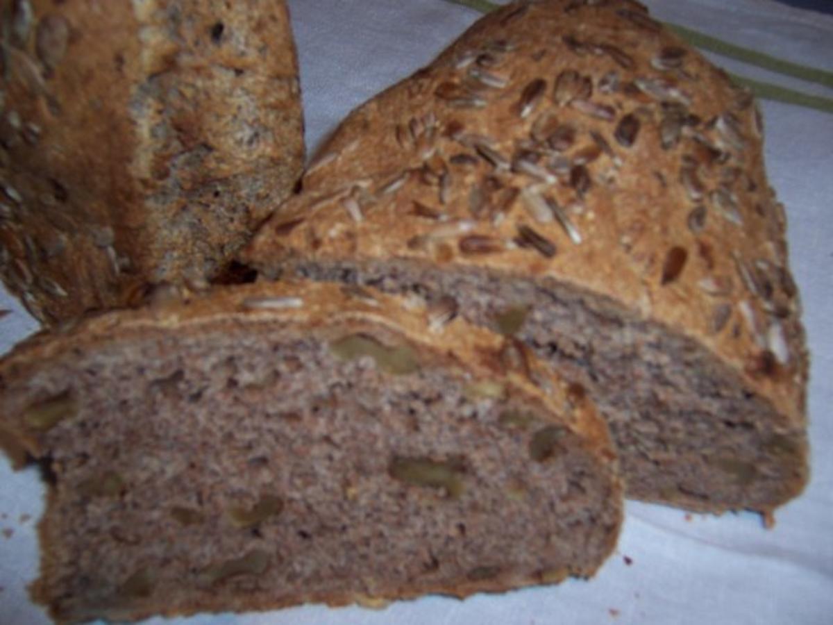 DINKELVOLLKORN-BROT mit Walnüssen - Rezept - Bild Nr. 4