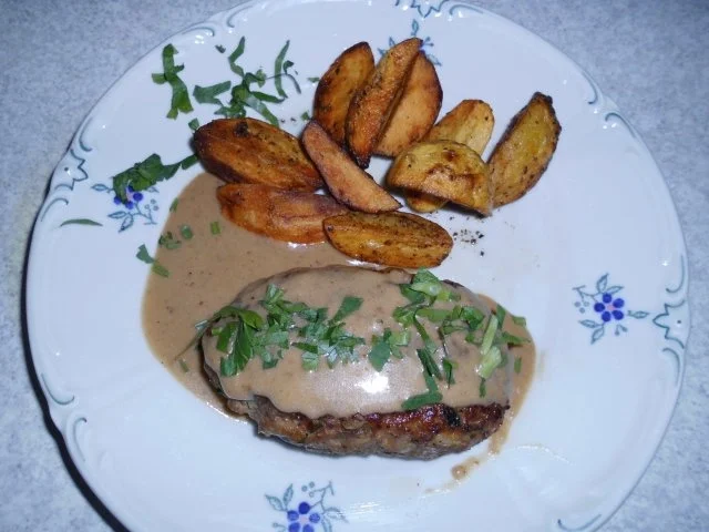 Rezept: Fleisch: Hackfleisch mit Sahnesauce Fleisch: Hackfleisch mit Sahnesauce - Rezept