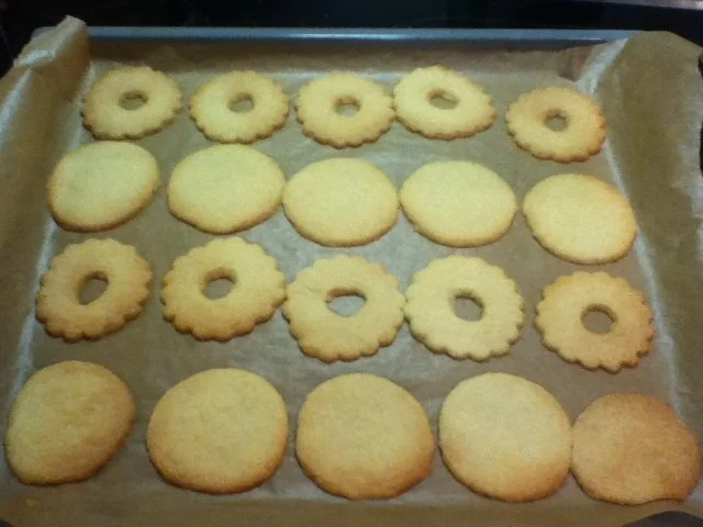 Rezept: Weihnachtsplätzchen: Hildabrötchen Bild Nr. 6 Weihnachtsplätzchen: Hildabrötchen - Rezept - Bild Nr. 6