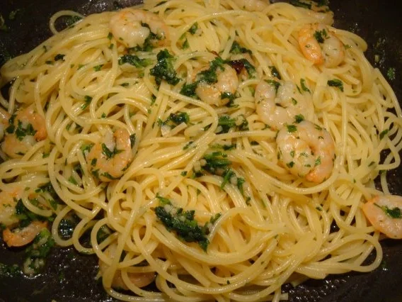 Knoblauch- Spaghetti mit Chili und Garnelen - Rezept - Bild Nr. 3