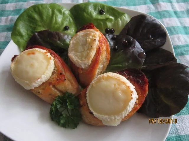 Heisser Ziegenkäse auf Salat - Rezept