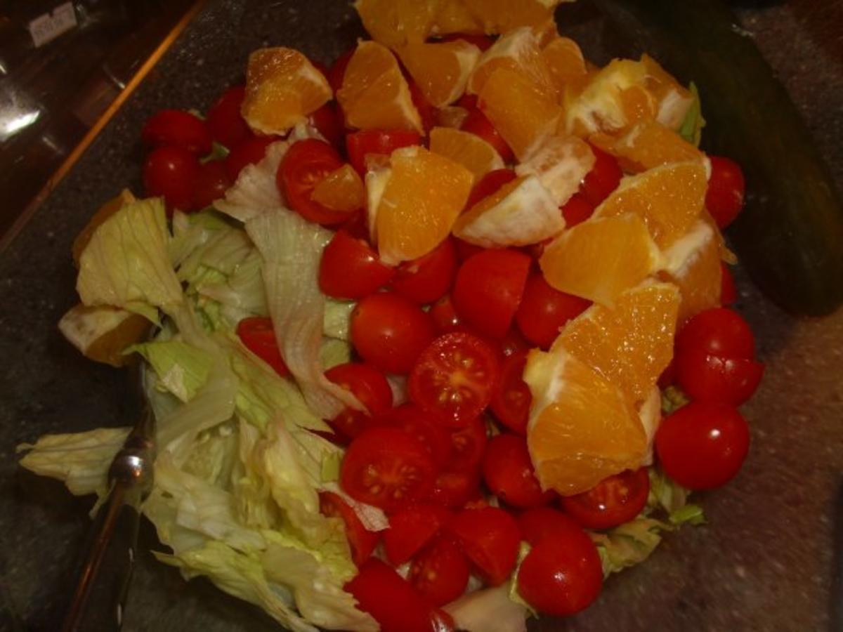 Gemischter Salat mit Orangen und Walnüssen - Rezept - Bild Nr. 5