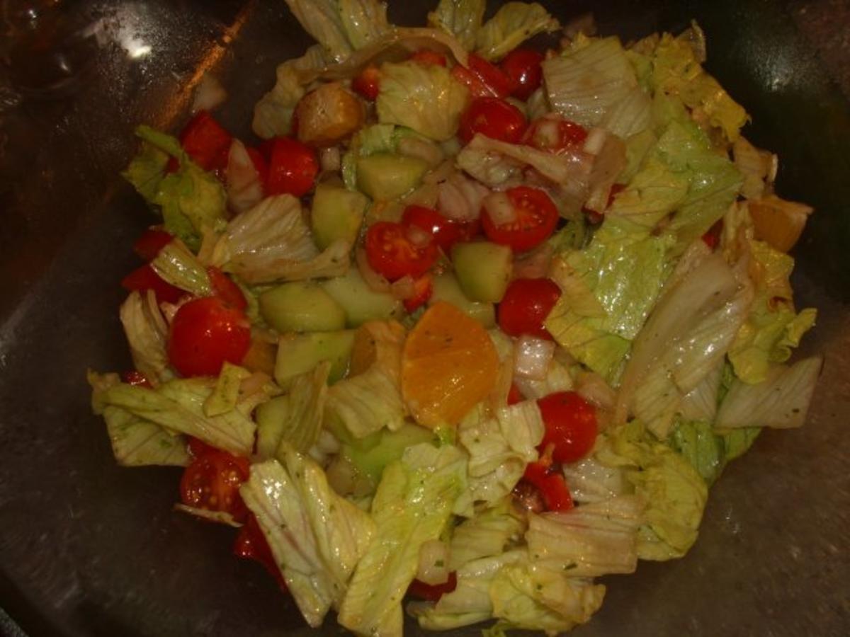 Gemischter Salat mit Orangen und Walnüssen - Rezept - Bild Nr. 6