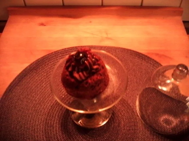 Rezept: Schoko-Kirsch-Cupcakes Bild Nr. 2 Schoko-Kirsch-Cupcakes - Rezept - Bild Nr. 2