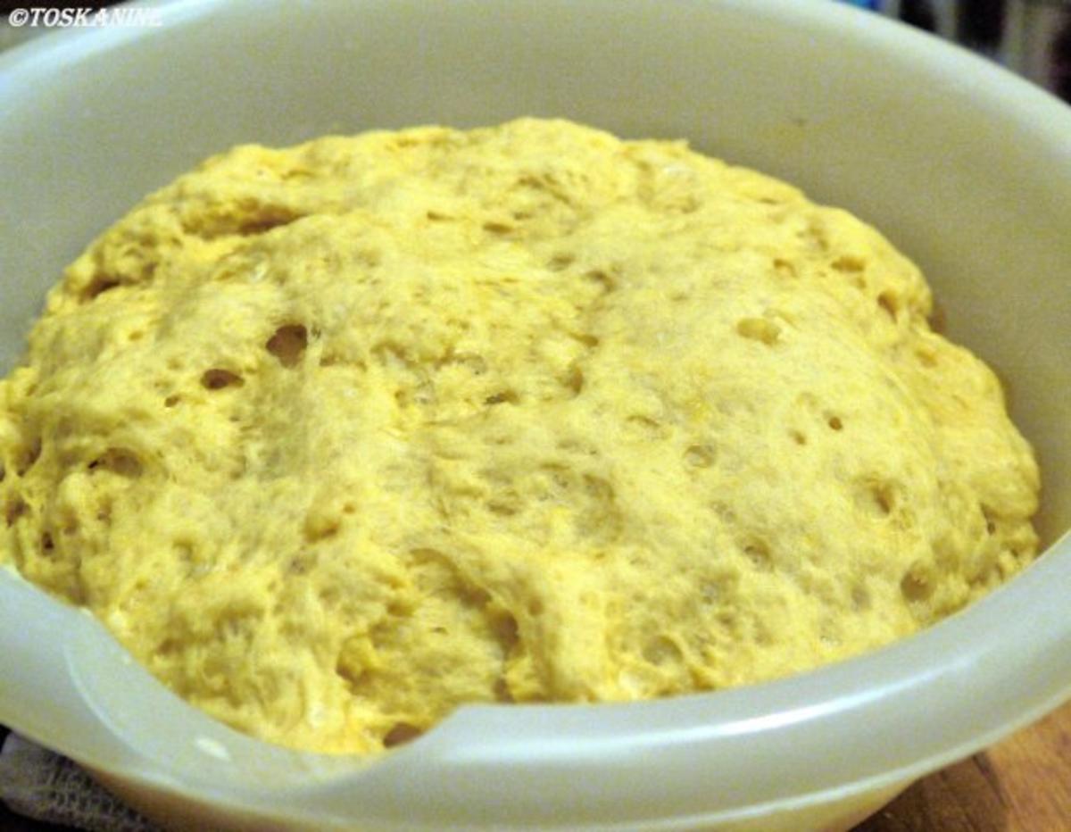 Flammkuchen mit Birne und Gorgonzola - Rezept - Bild Nr. 5