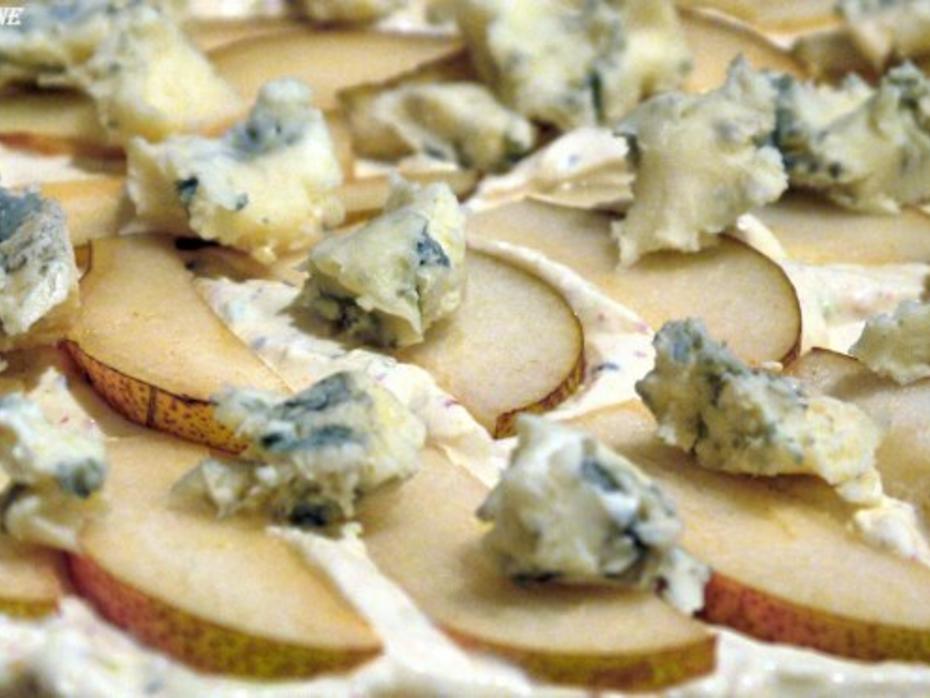 Flammkuchen mit Birne und Gorgonzola - einfach - 177 kcal/100g