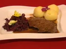 Rezept: Grubenbraten mit Bergmannsschnaps, dazu Schneebällchen und Rotkohl Grubenbraten mit Bergmannsschnaps, dazu Schneebällchen und Rotkohl - Rezept