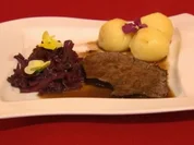 Grubenbraten mit Bergmannsschnaps, dazu Schneebällchen und Rotkohl - Rezept