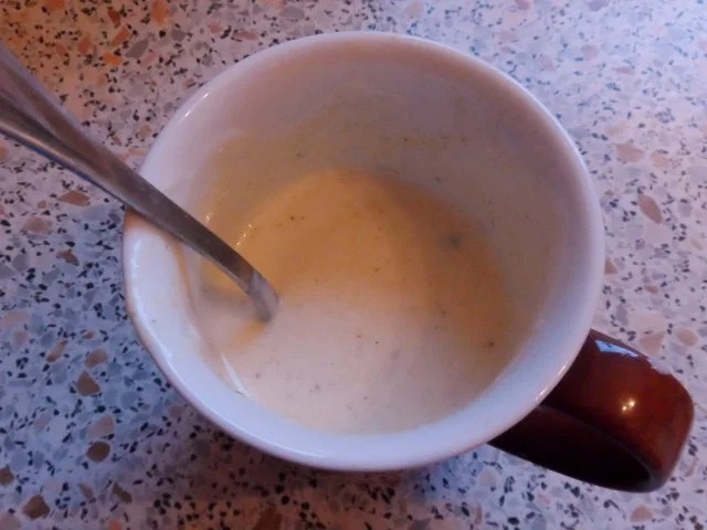 Salate/Beilagen: Einfacher Chinakohlsalat mit Tomaten und Zitronen-Joghurt-Dressing - Rezept - Bild Nr. 5