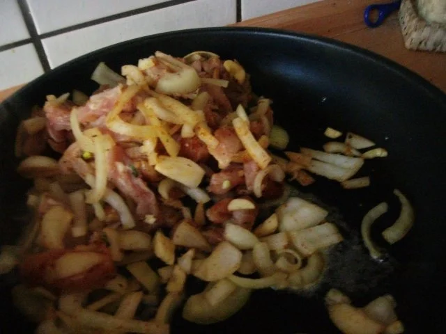 Schnitzelgeschnetzeltes nach Gyros-Art   mit Kraut und Tzaziki - Rezept - Bild Nr. 5