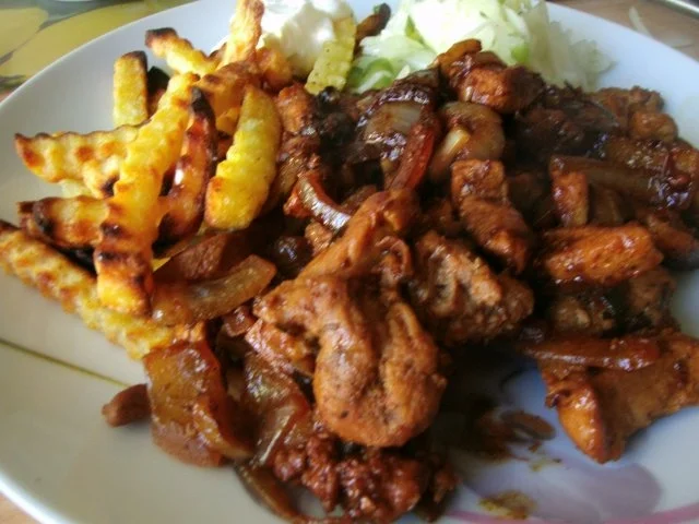 Schnitzelgeschnetzeltes nach Gyros-Art   mit Kraut und Tzaziki - Rezept - Bild Nr. 7