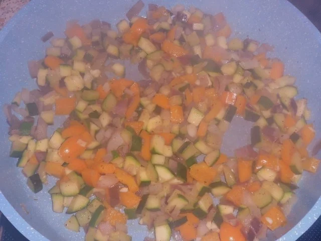 Pfannen-Gerichte: Pikante Pasta-Gemüse-Pfanne mit Käse-Tomaten-Soße - Rezept - Bild Nr. 6