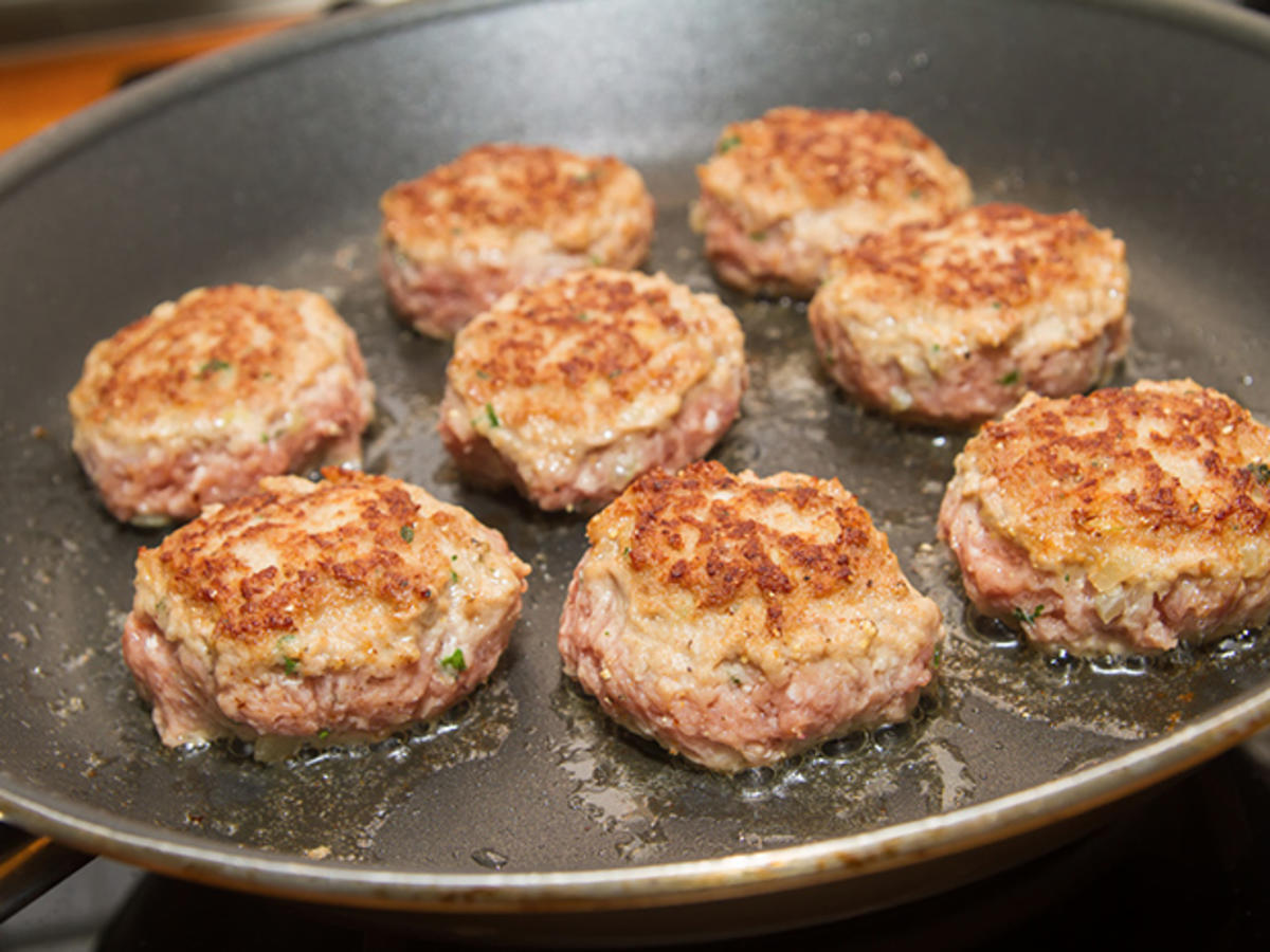 Klassische Buletten/Frikadellen - Rezept - kochbar.de