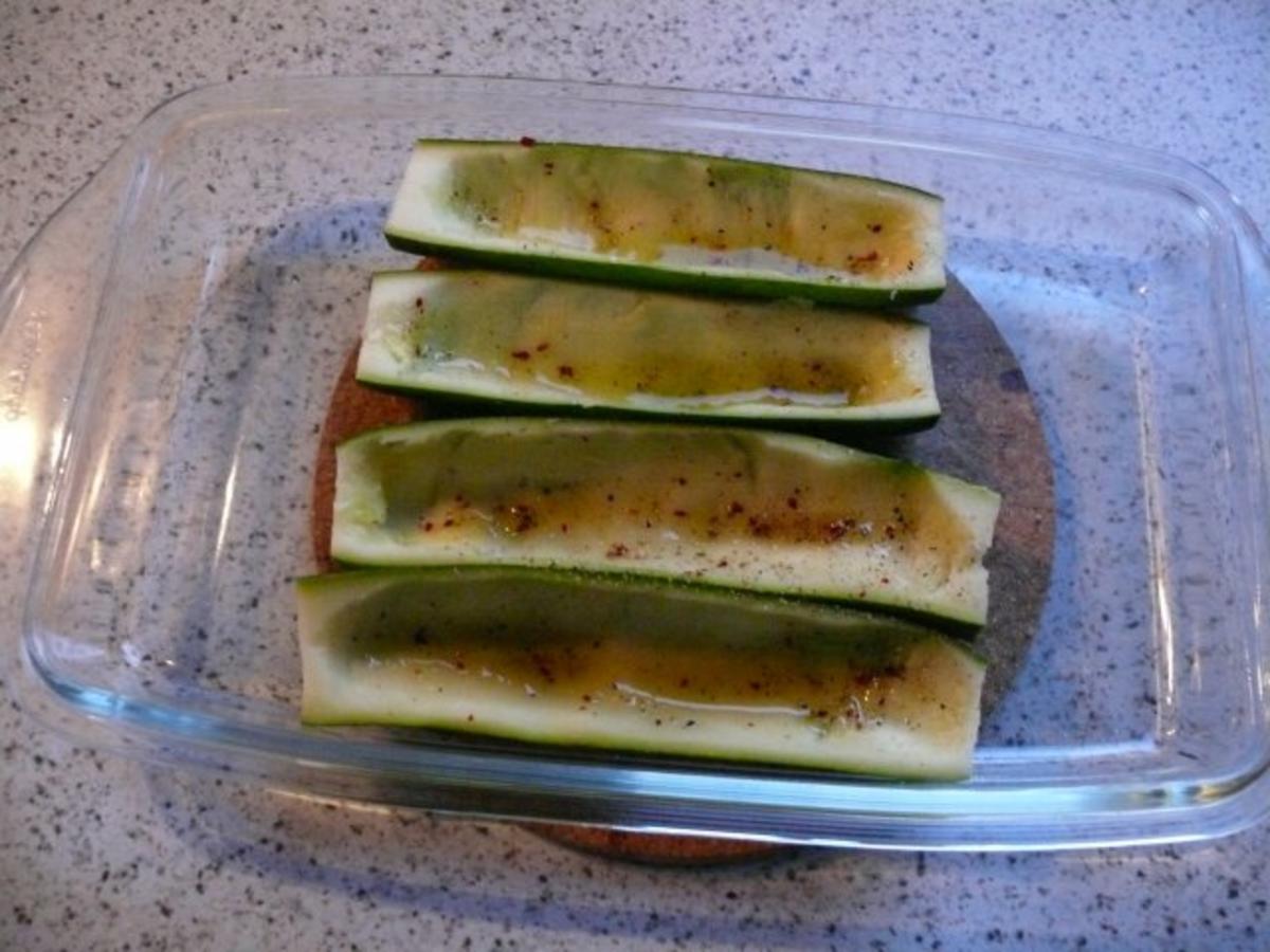 Gefüllte Zucchini mit Schafskäse - Rezept - Bild Nr. 2