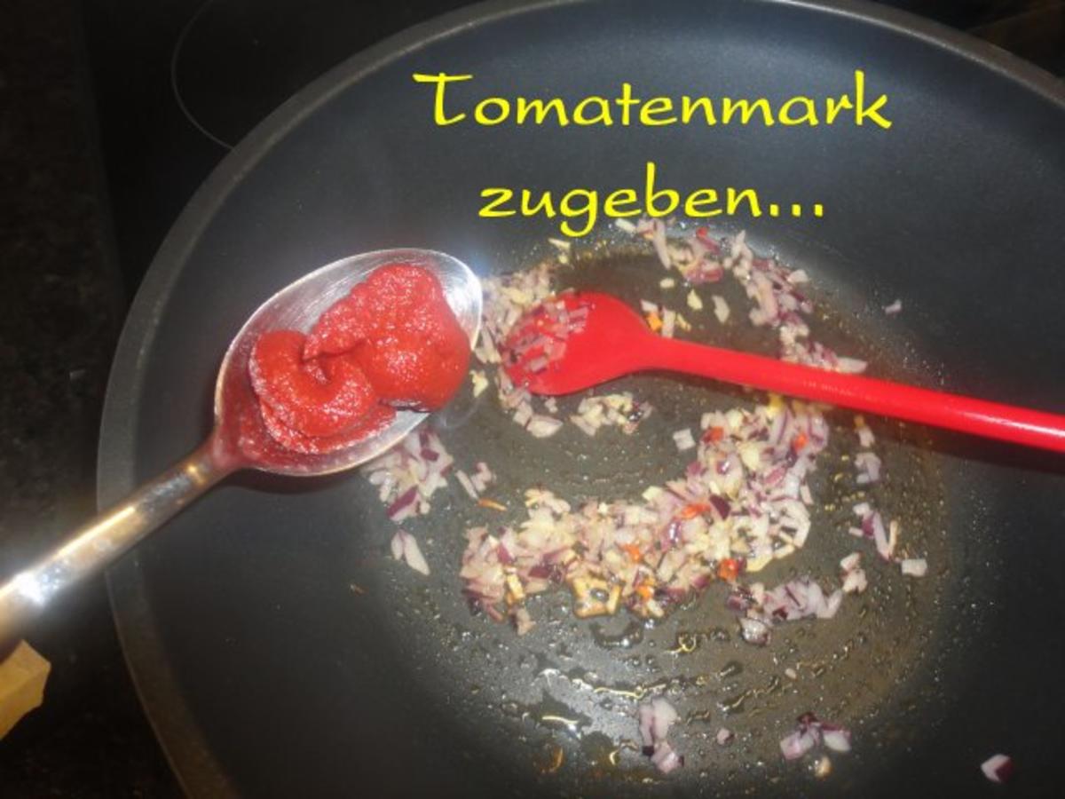 Pasta in Tomaten-Wodka-Sauce - Rezept - Bild Nr. 4
