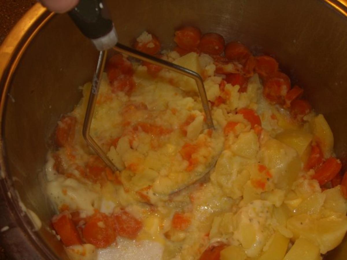 Bratwürste mit Schmorkraut und Kartoffel-Möhrenpüree - Rezept - Bild Nr. 6