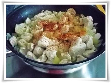 Deftiges Putengulasch natürlich mit selbstgemachten Pommes - Rezept - Bild Nr. 7