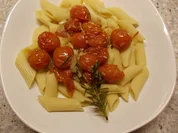 Rezept: Ofentomaten mit Penne Ofentomaten mit Penne - Rezept