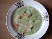 Broccolicremesuppe mit Räucherlachs - Rezept