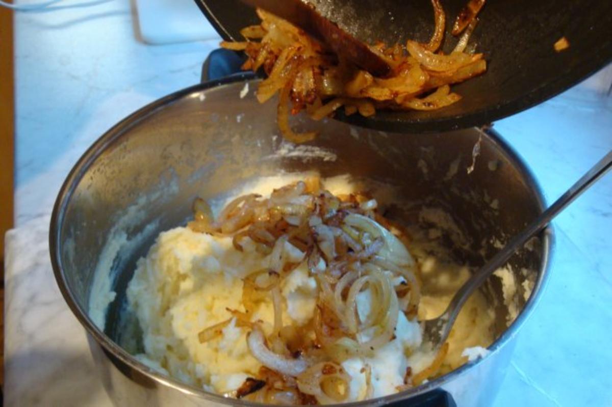 Lammfilet mit Zwiebel-Kartoffelpürrée und grünen Knoblauchböhnchen - Rezept - Bild Nr. 4