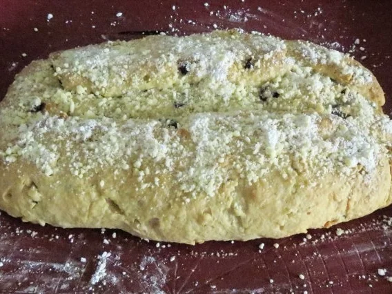 Rezept: Backen: Butter-Stolle mit Cranberries (Weihnachtsstolle) Bild Nr. 2 Backen: Butter-Stolle mit Cranberries (Weihnachtsstolle) - Rezept - Bild Nr. 2