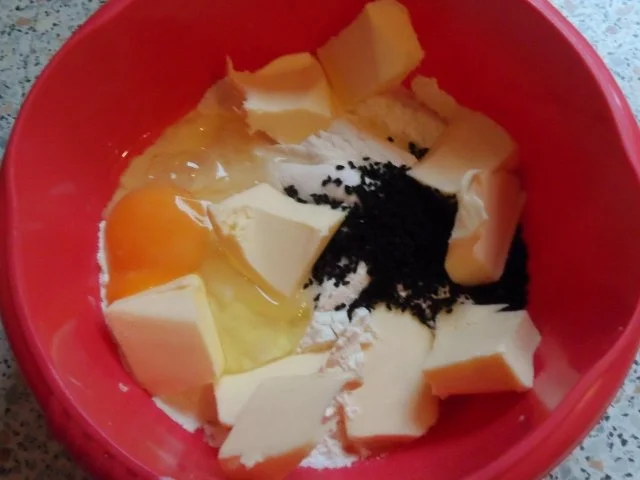 Steckrüben-Tarte mit Schwarzkümmel und Bergkäse - Rezept - Bild Nr. 2