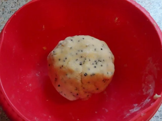 Steckrüben-Tarte mit Schwarzkümmel und Bergkäse - Rezept - Bild Nr. 3