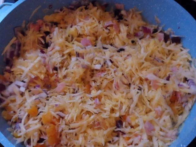 Steckrüben-Tarte mit Schwarzkümmel und Bergkäse - Rezept - Bild Nr. 6