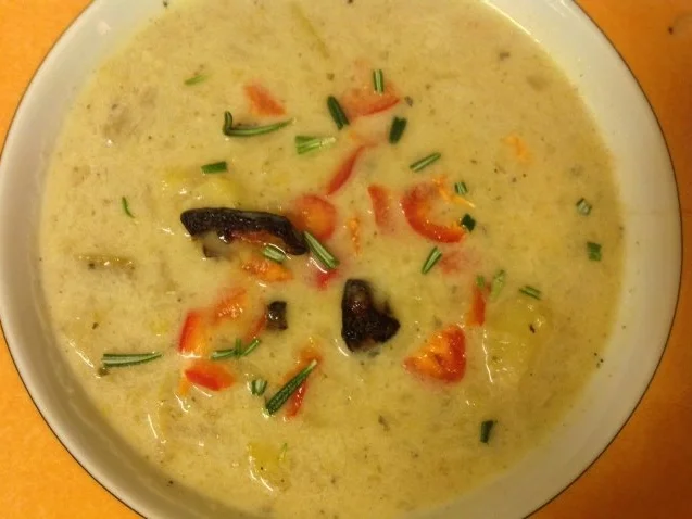 Kartoffel - Birnensuppe mit Sekt und Birnen - Gemüse Croûtons - Rezept - Bild Nr. 2