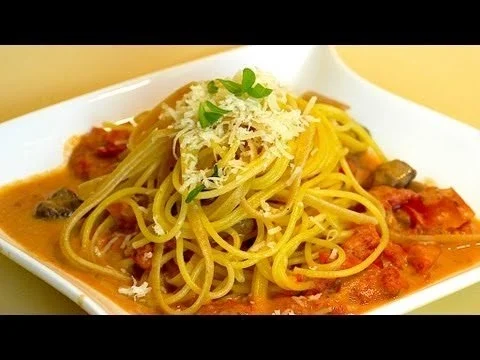 Rezept: Nudelgericht mit Champignons Nudelgericht mit Champignons - Rezept