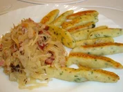 Rezept: Zwiebel-Schupfnudeln mit Speckkraut Zwiebel-Schupfnudeln mit Speckkraut - Rezept