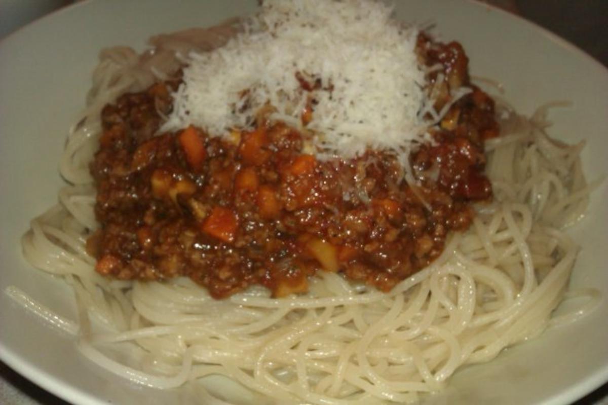 Veggie-Bolognese mit Dinkelspaghetti - Rezept