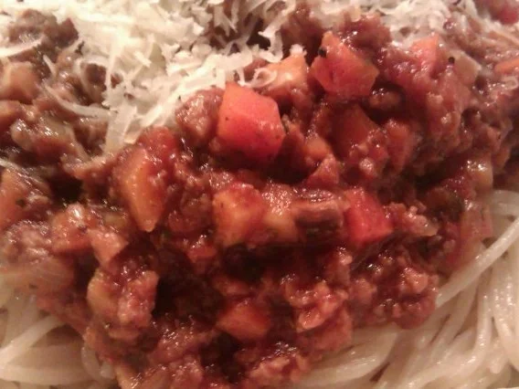 Rezept: Veggie-Bolognese mit Dinkelspaghetti Bild Nr. 5 Veggie-Bolognese mit Dinkelspaghetti - Rezept - Bild Nr. 5