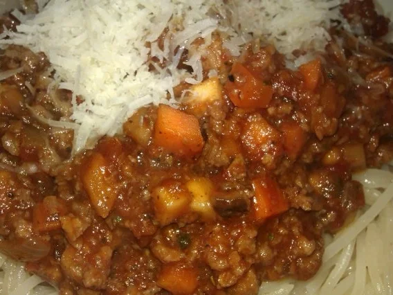 Rezept: Veggie-Bolognese mit Dinkelspaghetti Bild Nr. 6 Veggie-Bolognese mit Dinkelspaghetti - Rezept - Bild Nr. 6