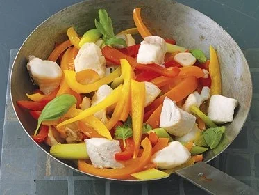 Rotbarschfilet mit Paprika – Aprikosen Sauce - Rezept - Bild Nr. 2