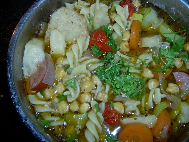 Rezept: Kichererbseneintopf mit Nudeln Kichererbseneintopf mit Nudeln - Rezept