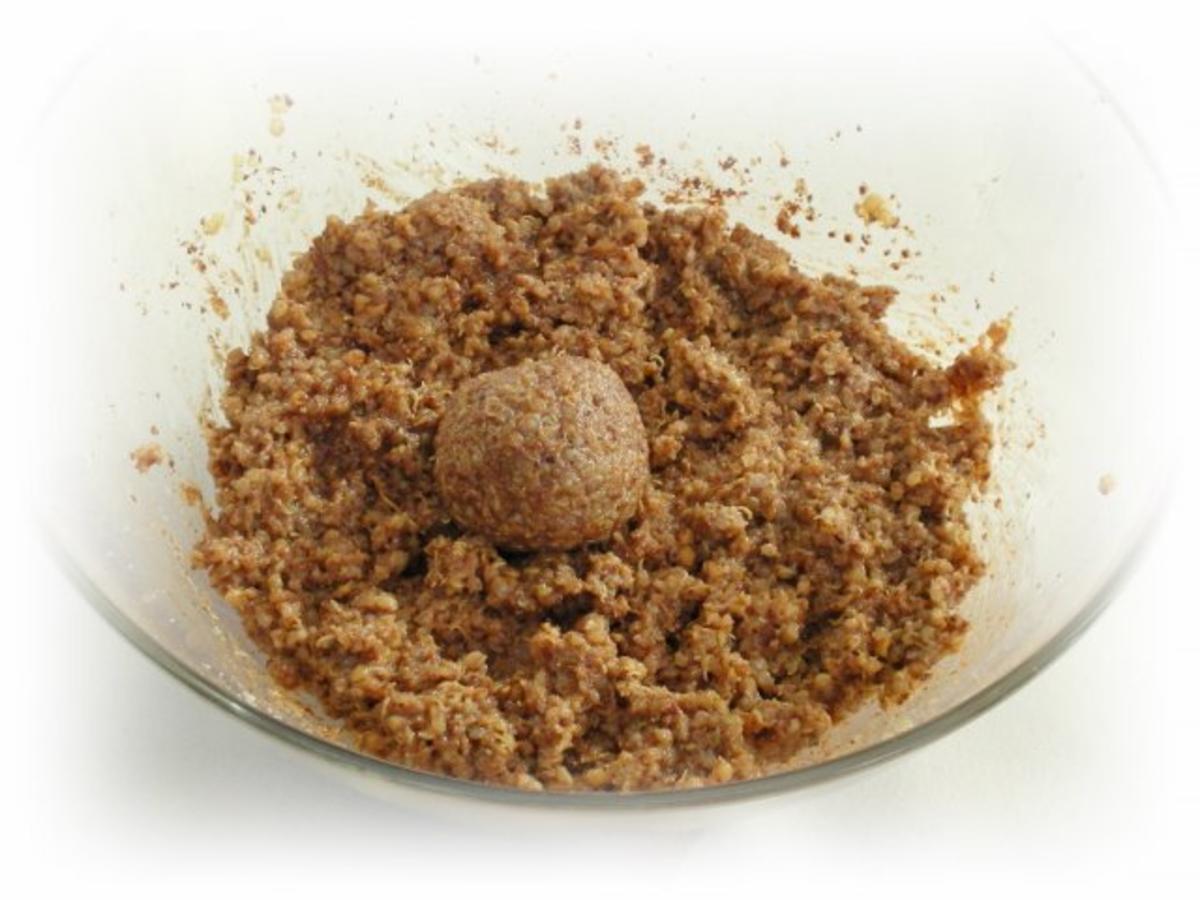 Süße  Quinoa- Bällchen mit Himbeerkern auf Avocadocreme - Rezept - Bild Nr. 7