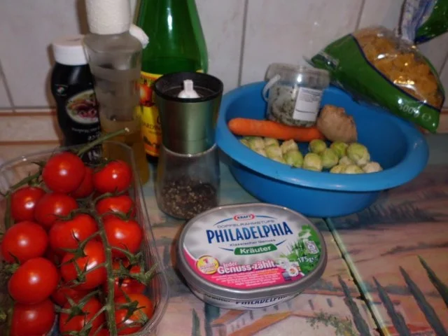 Pfannengericht: Rosenkohl-Möhren-Käsepfanne mit Nudeln - Rezept - Bild Nr. 2