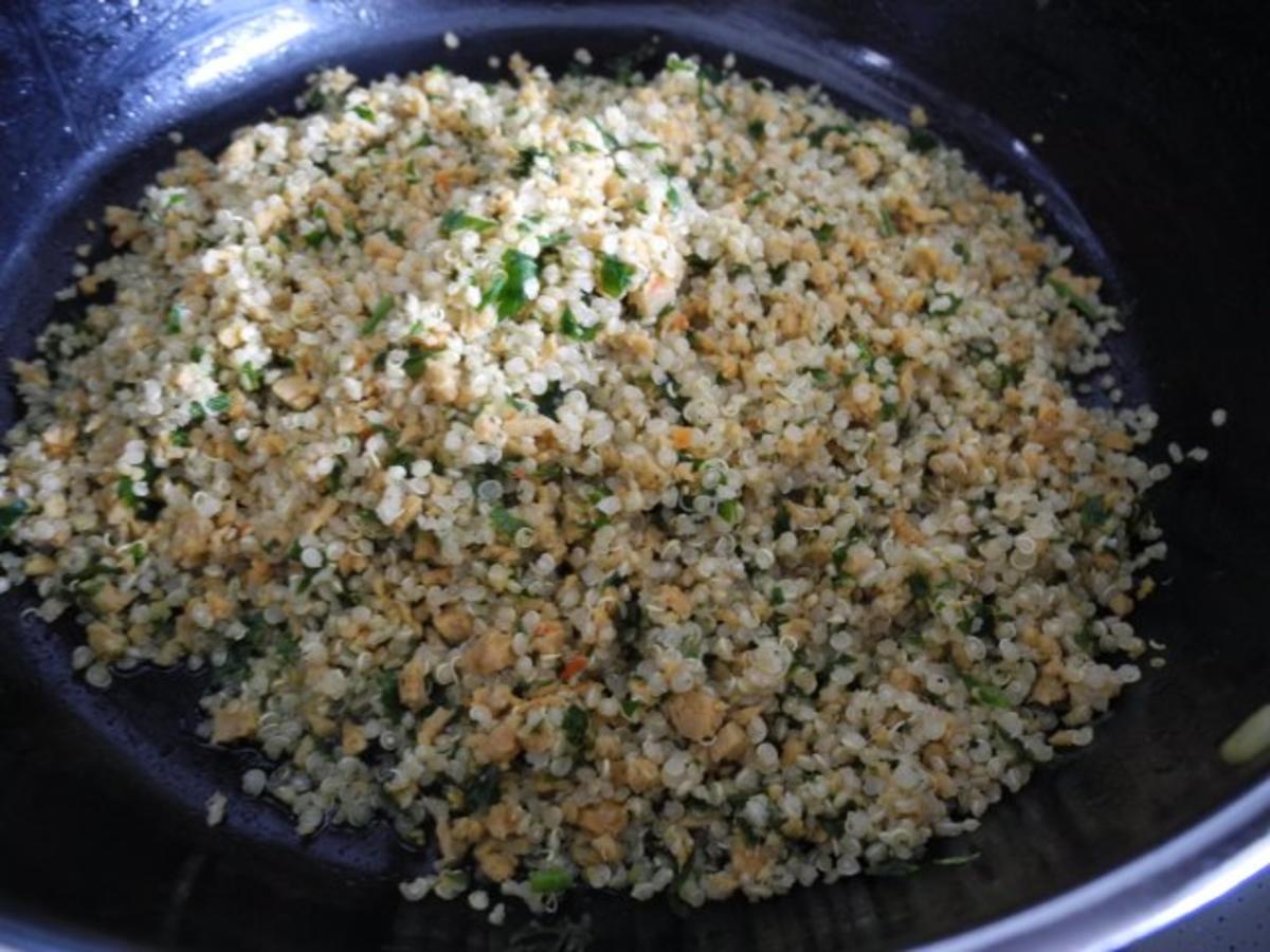 Vegan : Wirsing - Quinoa - Pfanne mit Soja - Leberkäse und gerösteten Cashewkernen - Rezept - Bild Nr. 9