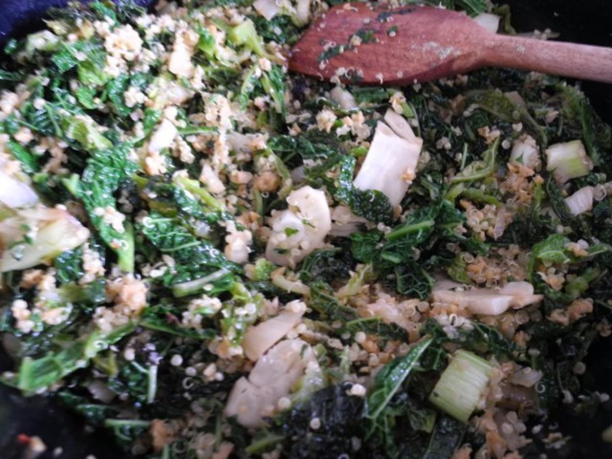 Vegan : Wirsing - Quinoa - Pfanne mit Soja - Leberkäse und gerösteten Cashewkernen - Rezept - Bild Nr. 11