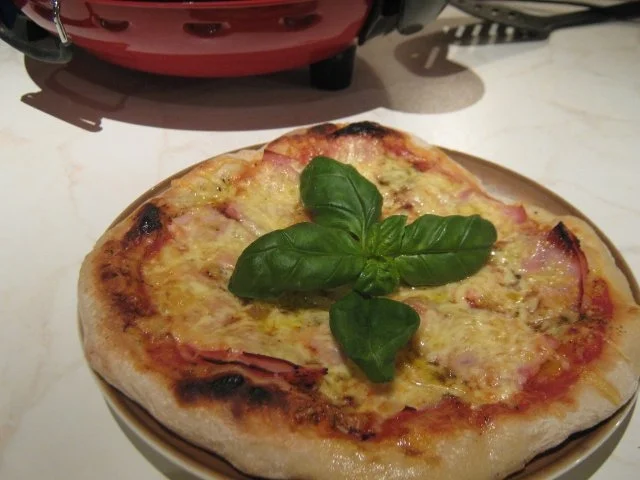 Rezept: Pizza aus dem Pizzaofen Bild Nr. 2 Pizza aus dem Pizzaofen - Rezept - Bild Nr. 2