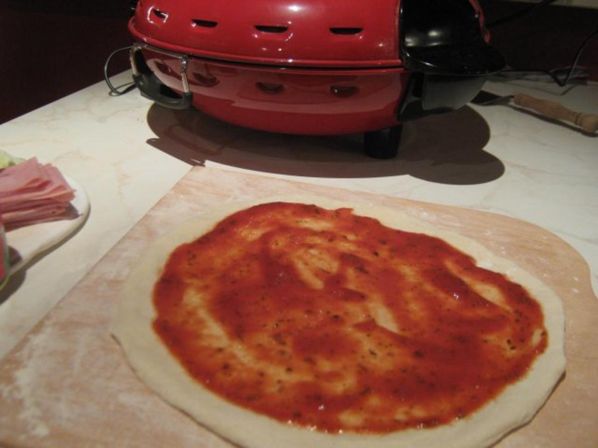 Pizza aus dem Pizzaofen - Rezept - Bild Nr. 7