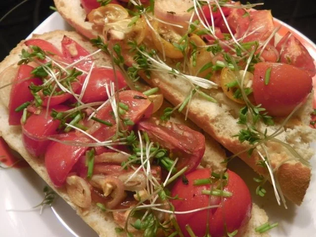 Rezept: Warmes Paradeiser-Brot Bild Nr. 3 Warmes Paradeiser-Brot - Rezept - Bild Nr. 3