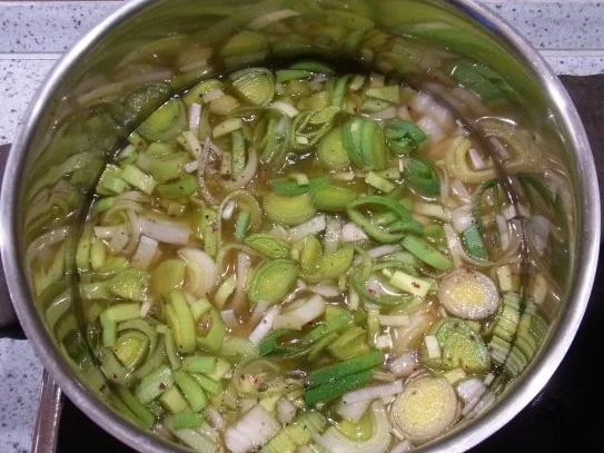 Rezept: Käse Lauch Suppe mit Hack Bild Nr. 3 Käse Lauch Suppe mit Hack - Rezept - Bild Nr. 3