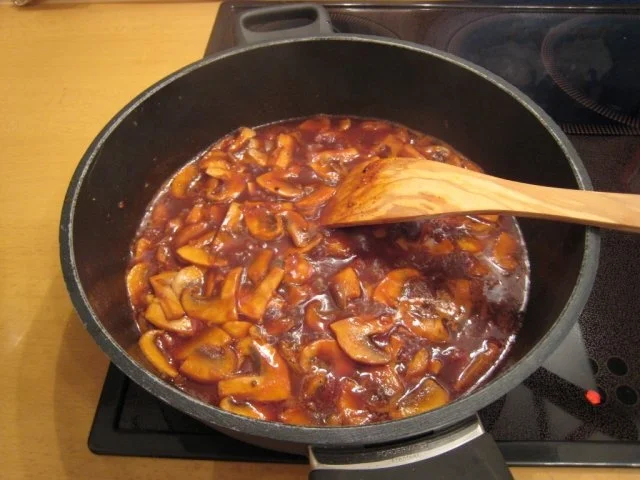 Rezept: Putenfilet in Chianti-Champignon-Sauce mit Penne Rigate Bild Nr. 3 Putenfilet in Chianti-Champignon-Sauce mit Penne Rigate - Rezept - Bild Nr. 3