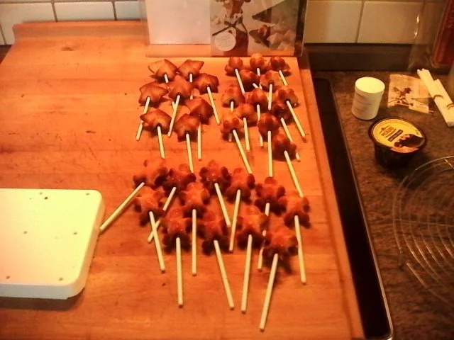 Rezept: Weihnachliche Cake Pops (gebacken) Bild Nr. 6 Weihnachliche Cake Pops (gebacken) - Rezept - Bild Nr. 6